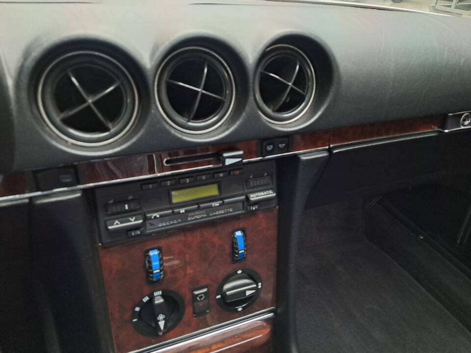 Bild 12/24 von Mercedes-Benz 420 SL (1986)