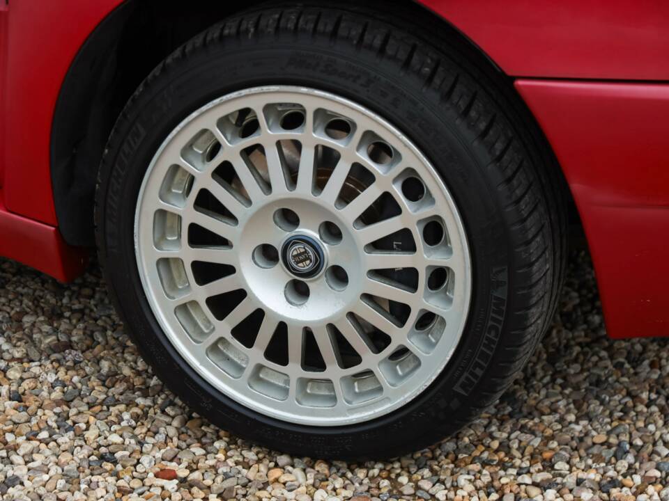 Bild 32/50 von Lancia Delta HF Integrale Evoluzione II (1994)