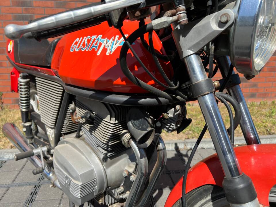 Image 3/17 of MV Agusta DUMMY (1977)