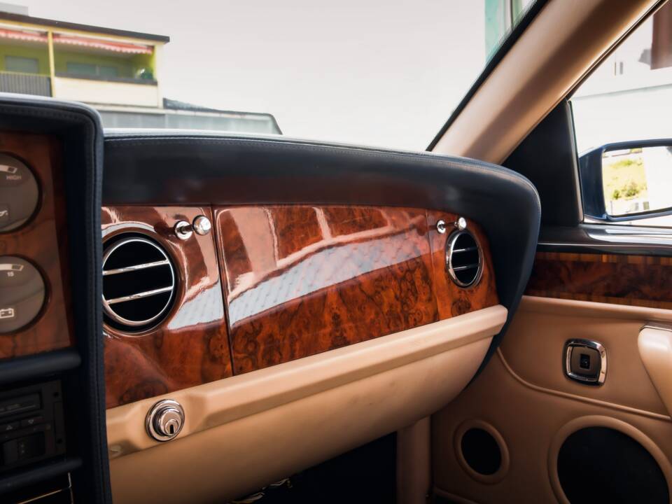 Image 17/20 de Bentley Continental R (1997)