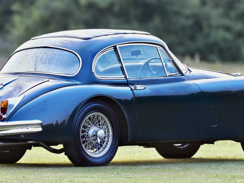 Image 16/50 of Jaguar XK 150 FHC (1960)