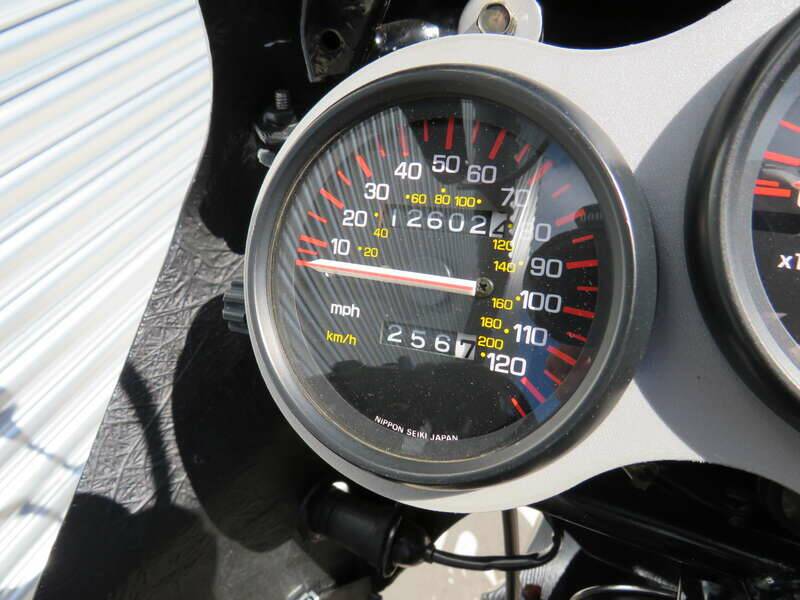 Immagine 12/44 di Yamaha RD 350 LC (1989)