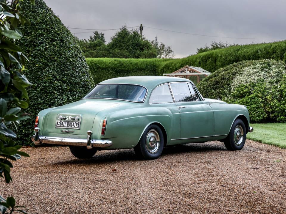 Image 3/43 of Bentley S 2 Continental (1961)