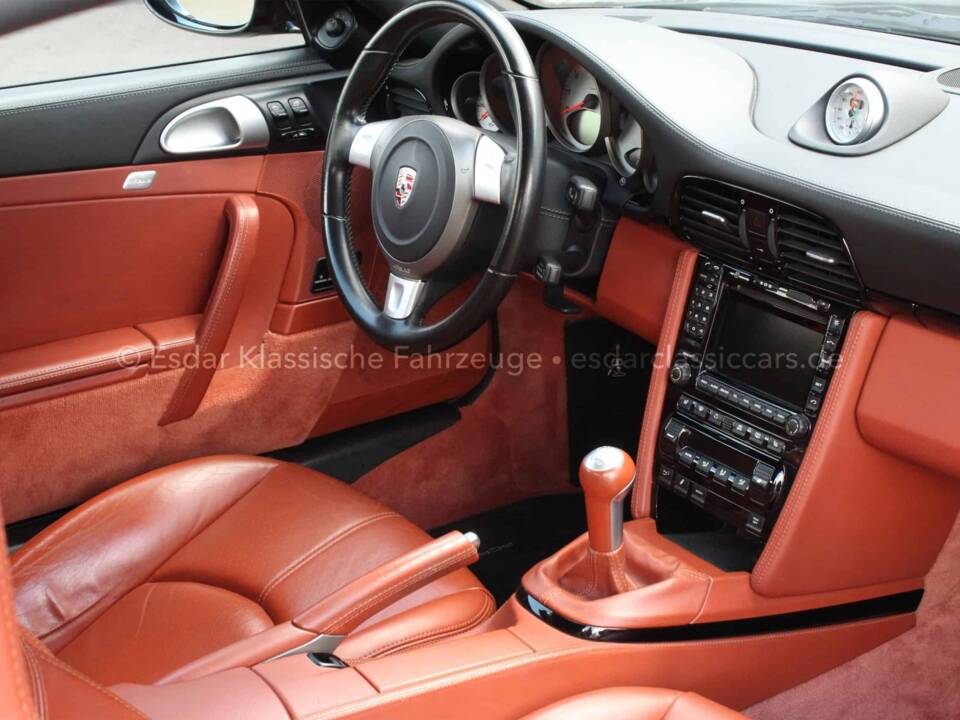 Image 13/25 of Porsche 911 Carrera 4S (2009)