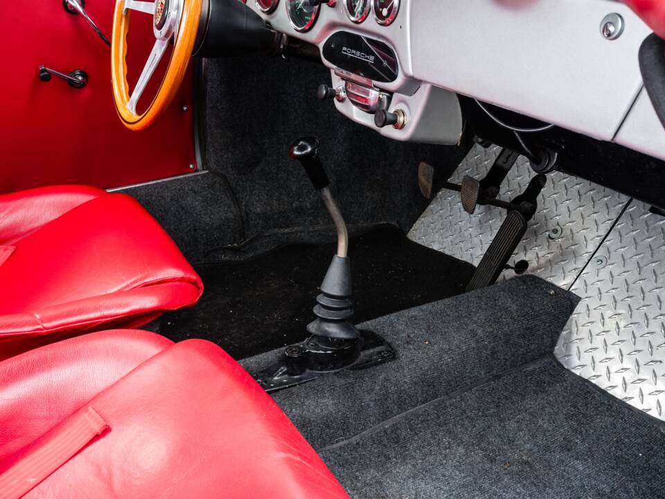 Image 34/48 of Porsche 356 C 1600 (1964)