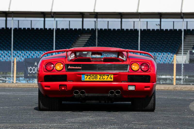 Image 7/48 of Lamborghini Diablo (1991)