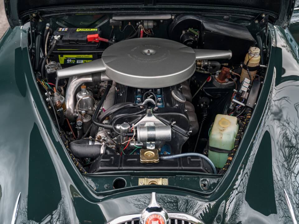 Image 25/31 of Jaguar 340 (1968)