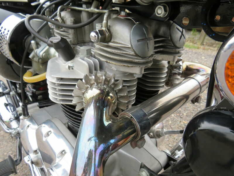 Image 25/50 de Triumph DUMMY (1970)