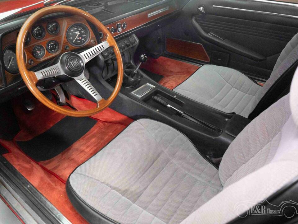 Imagen 2/20 de FIAT Dino 2400 Coupe (1972)