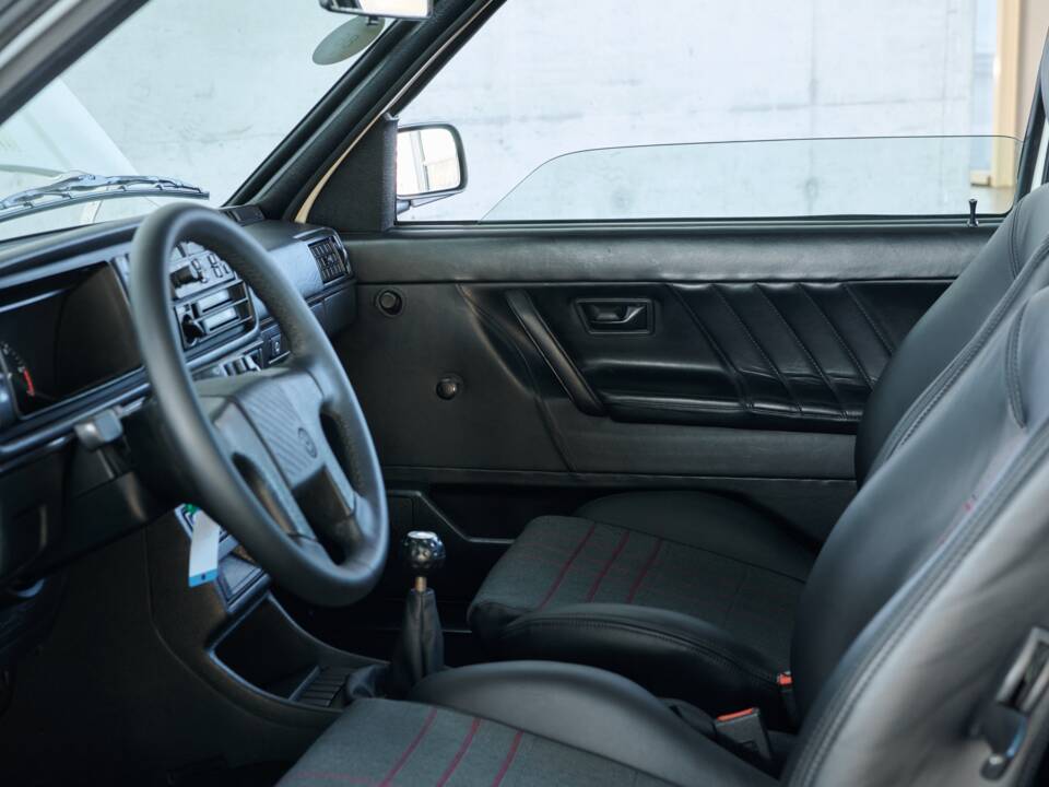 Bild 37/47 von Volkswagen Golf II Rallye 1.8 (1989)