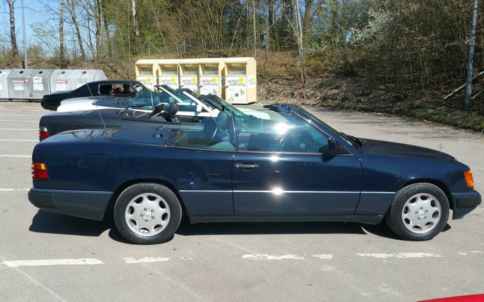 Image 2/10 of Mercedes-Benz 300 CE-24 (1992)