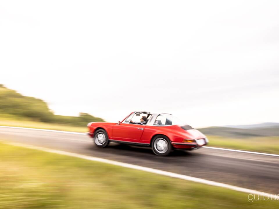 Immagine 32/51 di Porsche 911 2.2 E (1970)