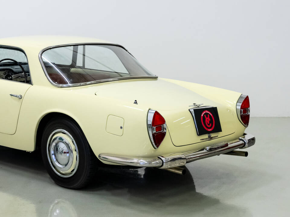 Image 13/45 of Lancia Flaminia GT Touring (1961)