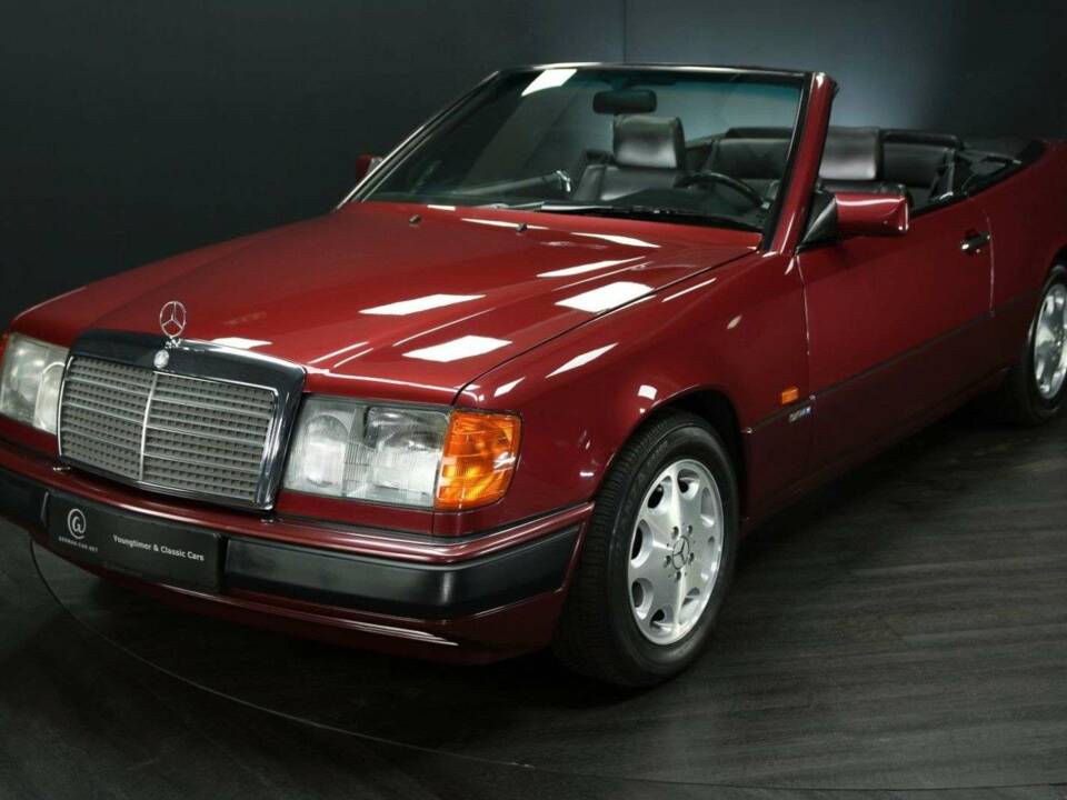 Bild 1/50 von Mercedes-Benz 300 CE-24 (1992)