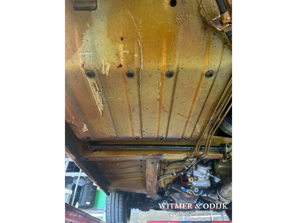 Image 48/50 of Volvo 1800 ES (1972)