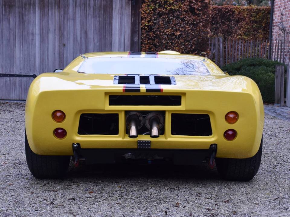 Image 5/31 of Ford GT40 (1965)