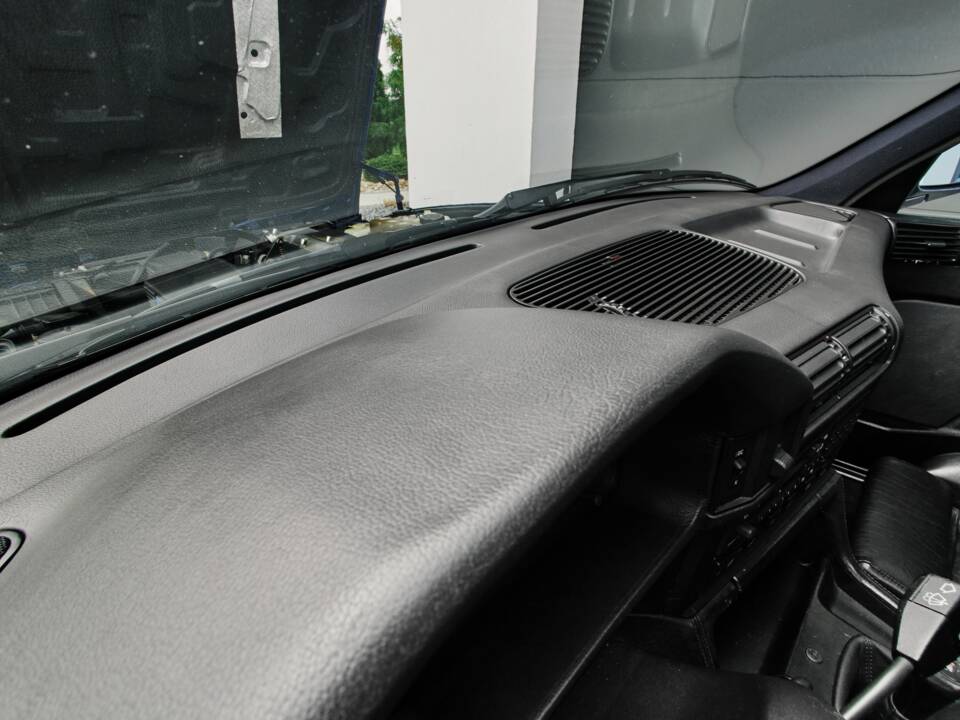 Immagine 71/74 di BMW M5 (1992)