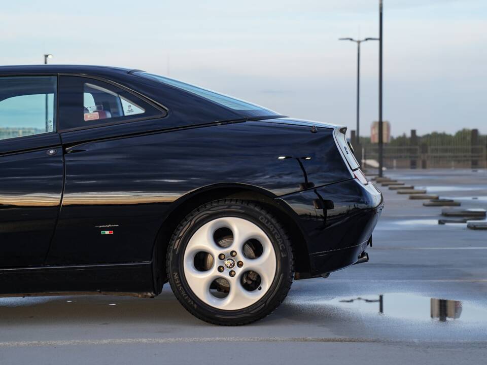 Imagen 31/90 de Alfa Romeo GTV 2.0 Twin Spark (1998)