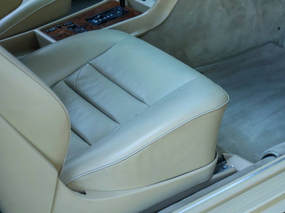 Bild 50/50 von Mercedes-Benz 560 SEC (1987)