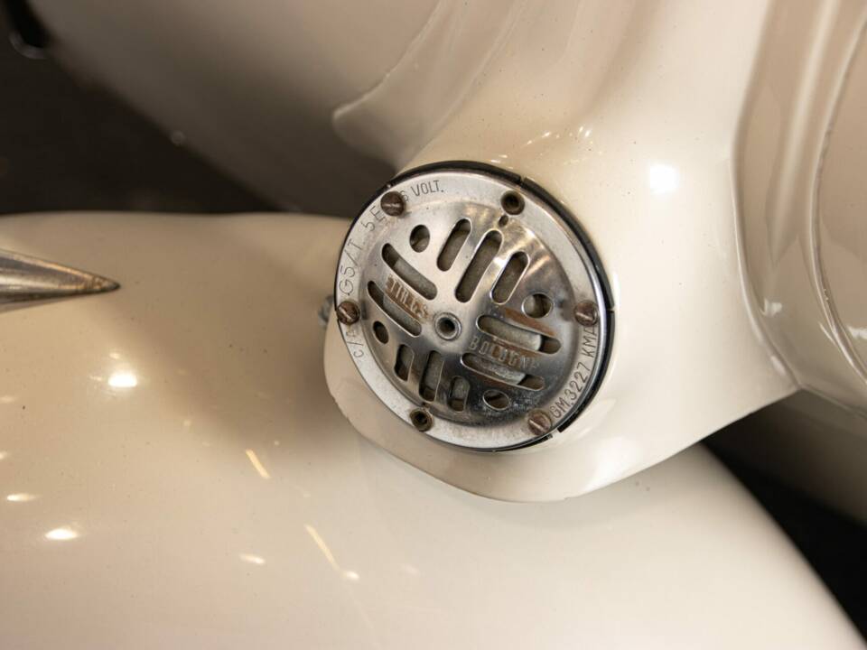 Bild 37/50 von Piaggio Vespa 150 "Struzzo" VL (1955)