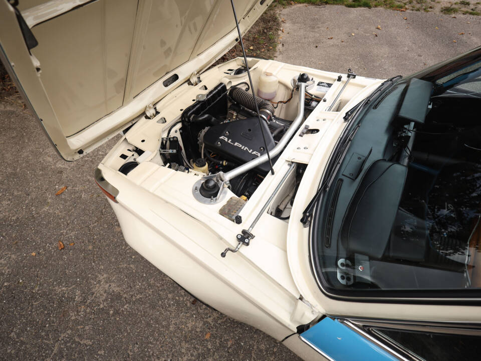Image 24/80 de BMW 2002 (1975)