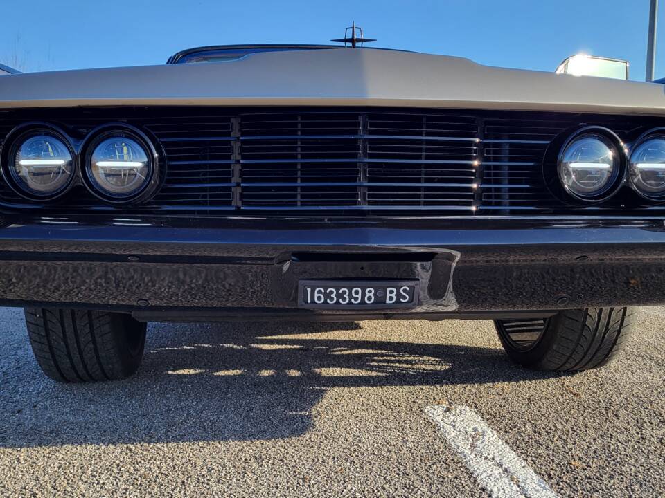 Image 7/18 of Lincoln Continental Sedan (1965)