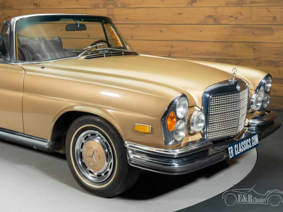 Imagen 2/8 de Mercedes-Benz 280 SE (1971)
