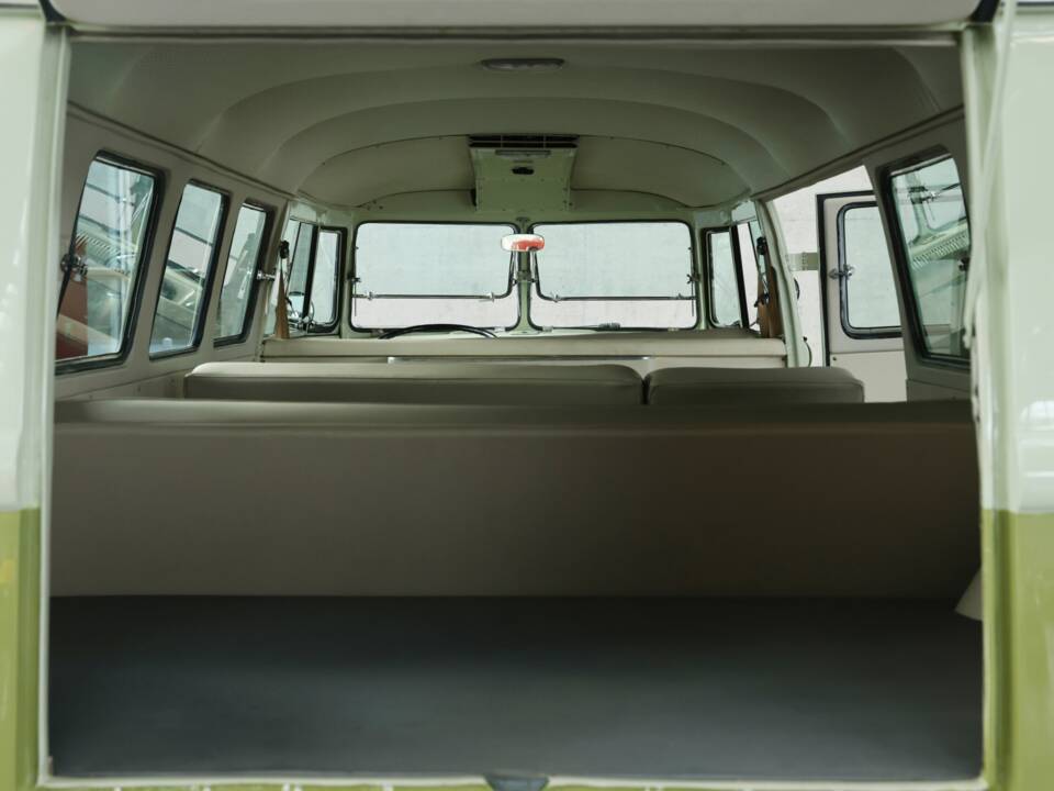 Image 29/47 of Volkswagen T1 minibus (1961)
