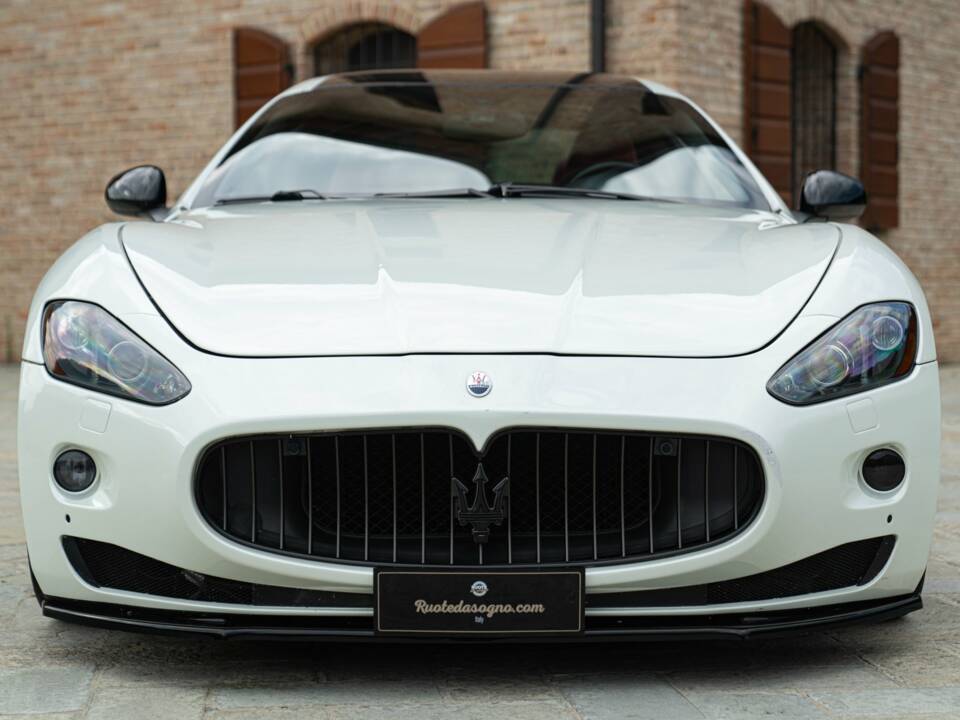 Bild 3/50 von Maserati GranTurismo 4.2 (2008)