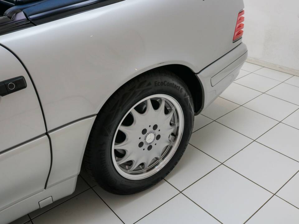 Bild 52/84 von Mercedes-Benz SL 320 (1996)