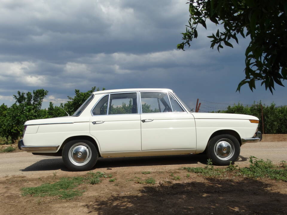 Image 2/6 of BMW 1500 (1963)