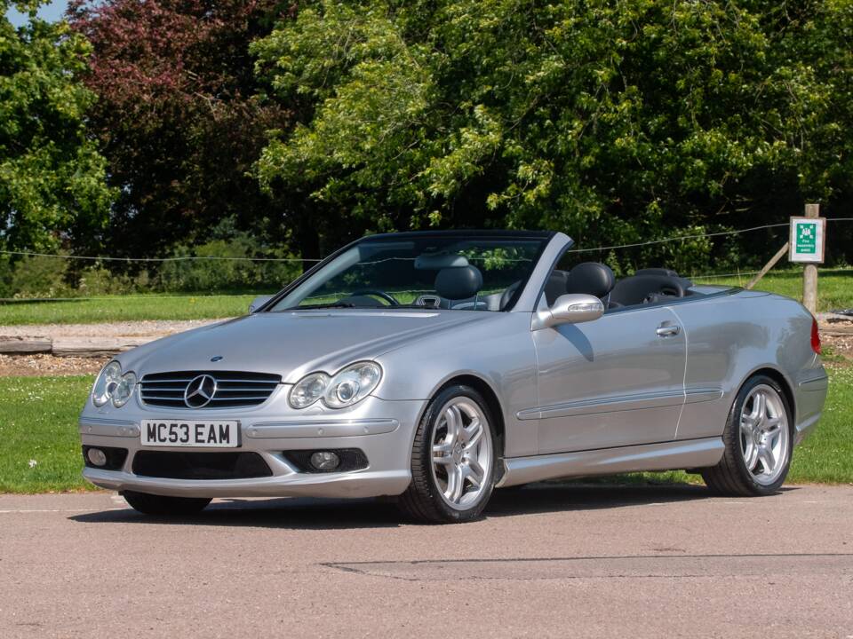 Image 35/50 of Mercedes-Benz CLK 55 AMG (2003)