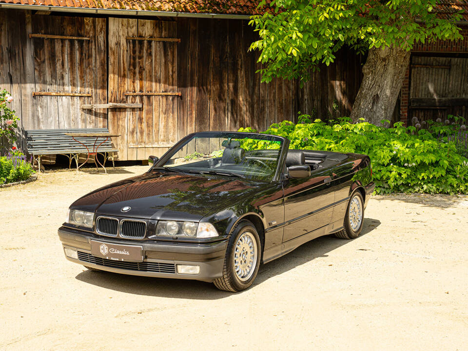 Bild 4/99 von BMW 328i (1995)