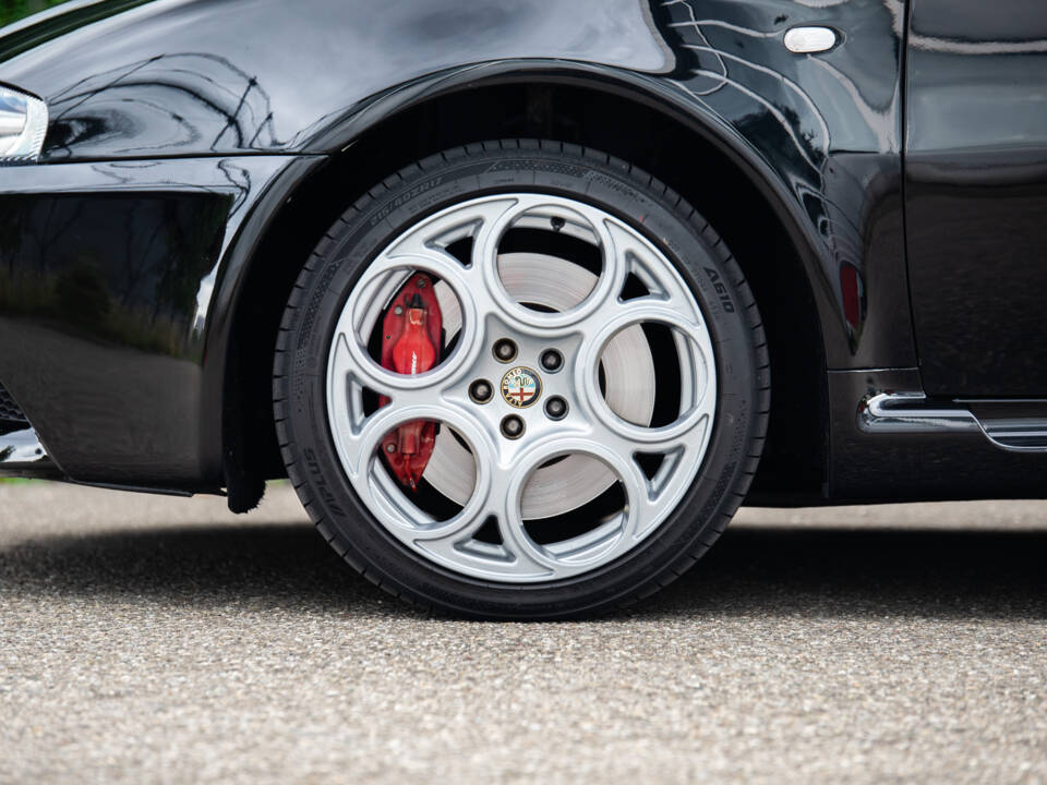 Image 14/36 of Alfa Romeo 147 3.2 GTA (2003)