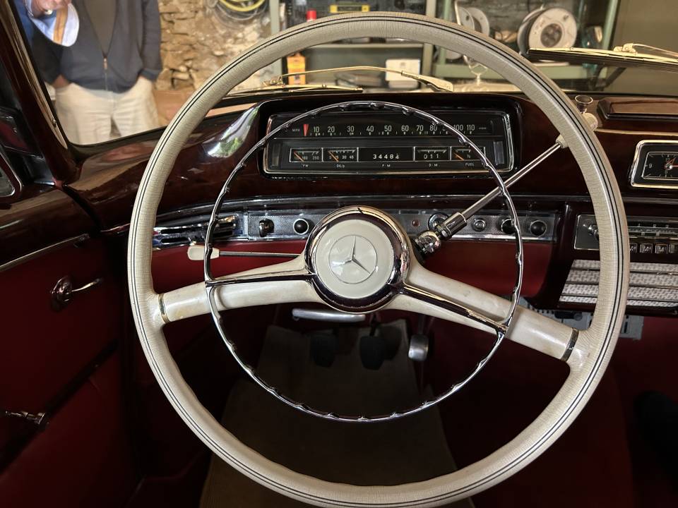 Image 12/23 of Mercedes-Benz 220 S Cabriolet (1958)