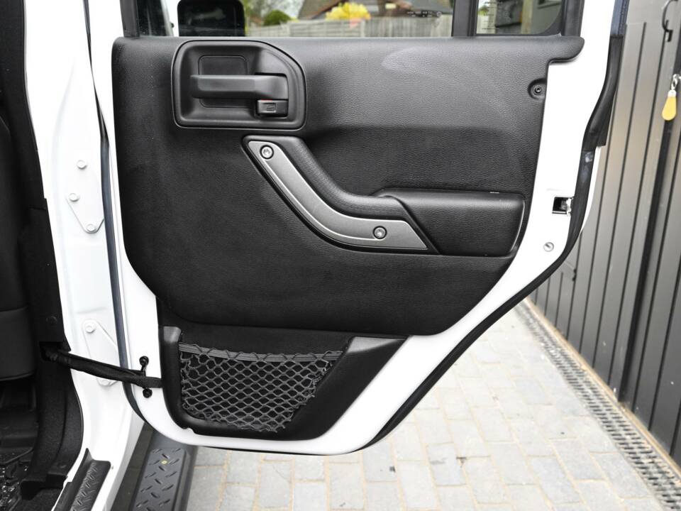 Imagen 38/50 de Jeep Wrangler 3.6 V6 (2015)