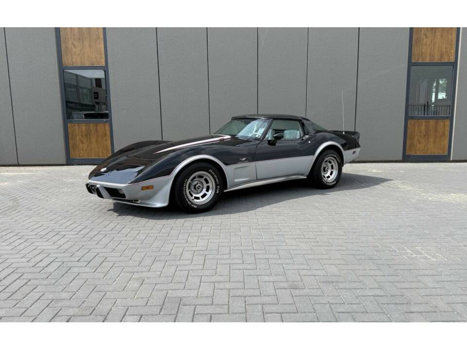 Image 2/18 of Chevrolet Corvette Indy Pace Car (1978)
