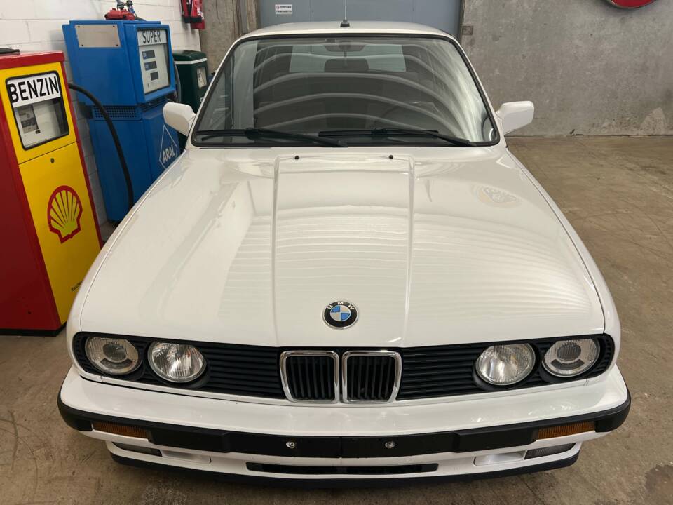 Bild 4/19 von BMW 325ix Touring (1988)