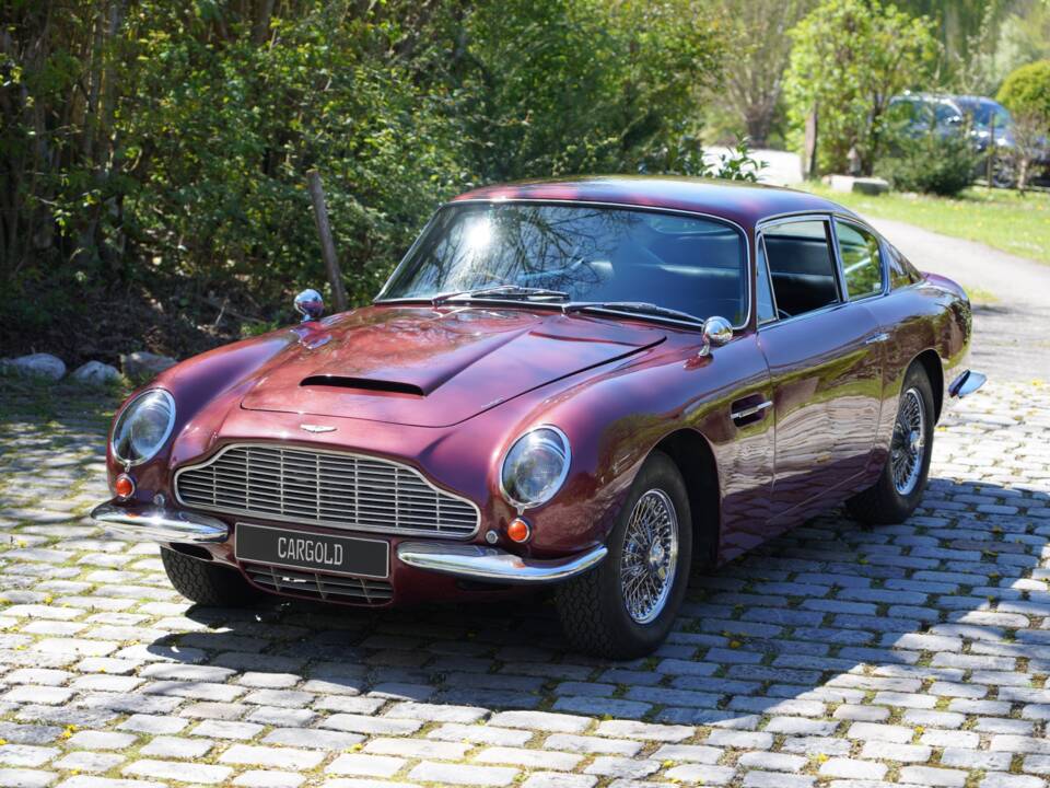 Imagen 1/12 de Aston Martin DB 6 Vantage (1967)