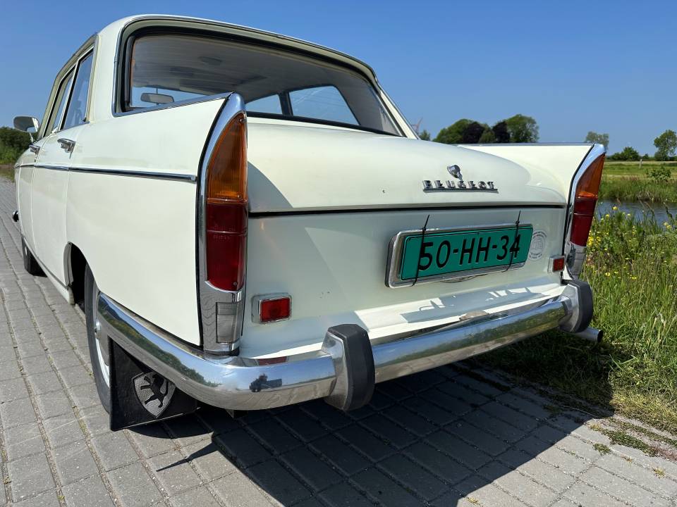 Image 22/50 of Peugeot 404 (1973)