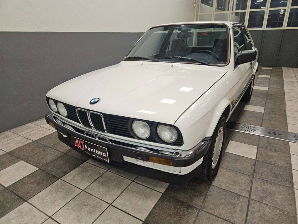Image 1/12 of BMW 320i (1987)