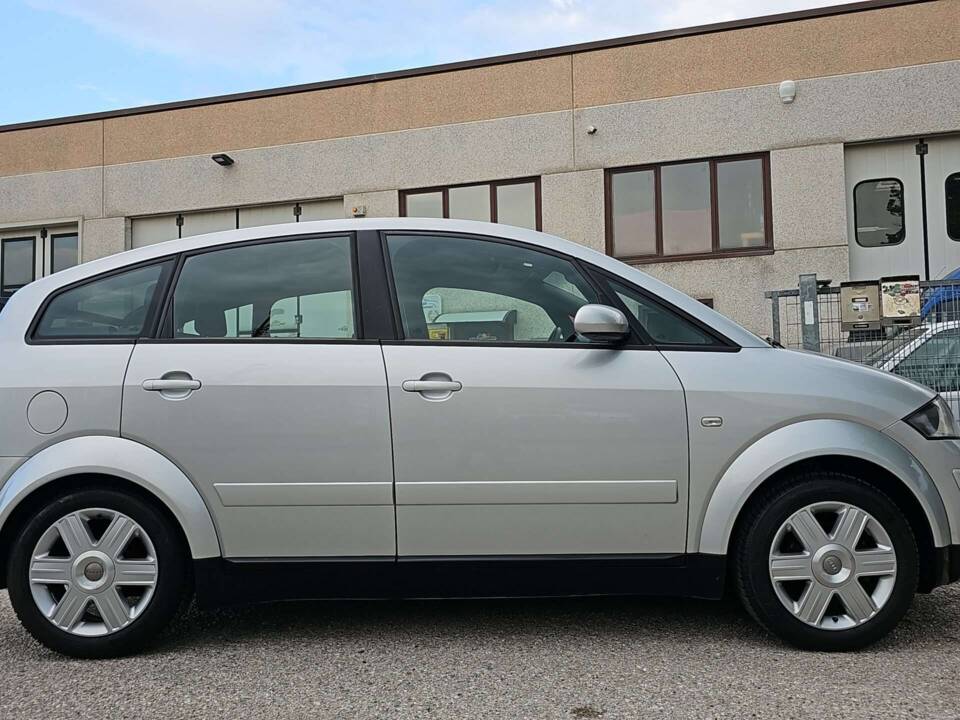 Bild 14/39 von Audi A2 1.4 TDI (2002)