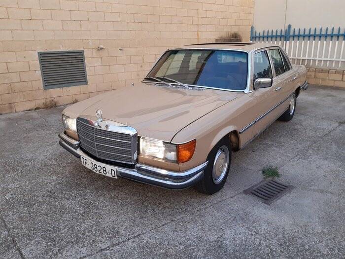 Image 2/7 of Mercedes-Benz 280 SE (1974)