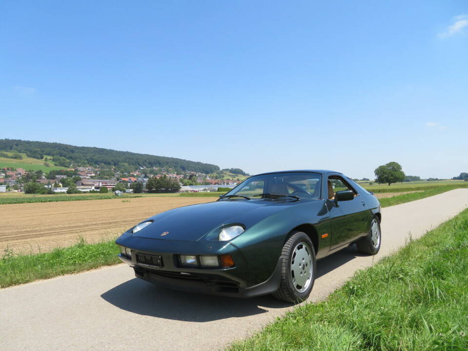 Afbeelding 1/18 van Porsche 928 S (1986)