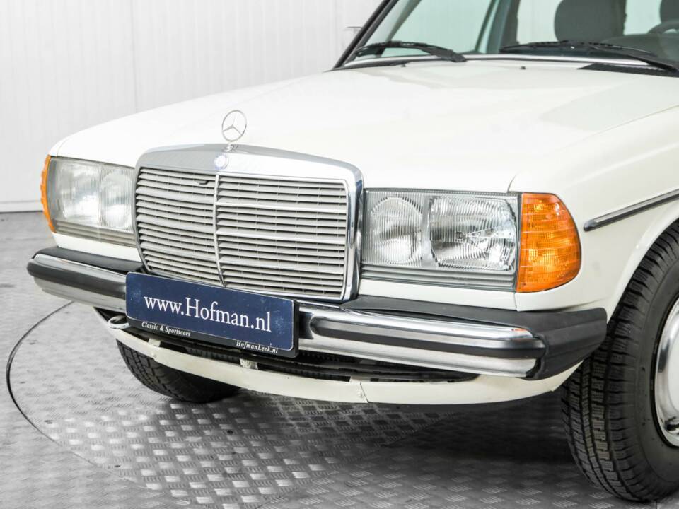 Bild 19/50 von Mercedes-Benz 230 TE (1984)