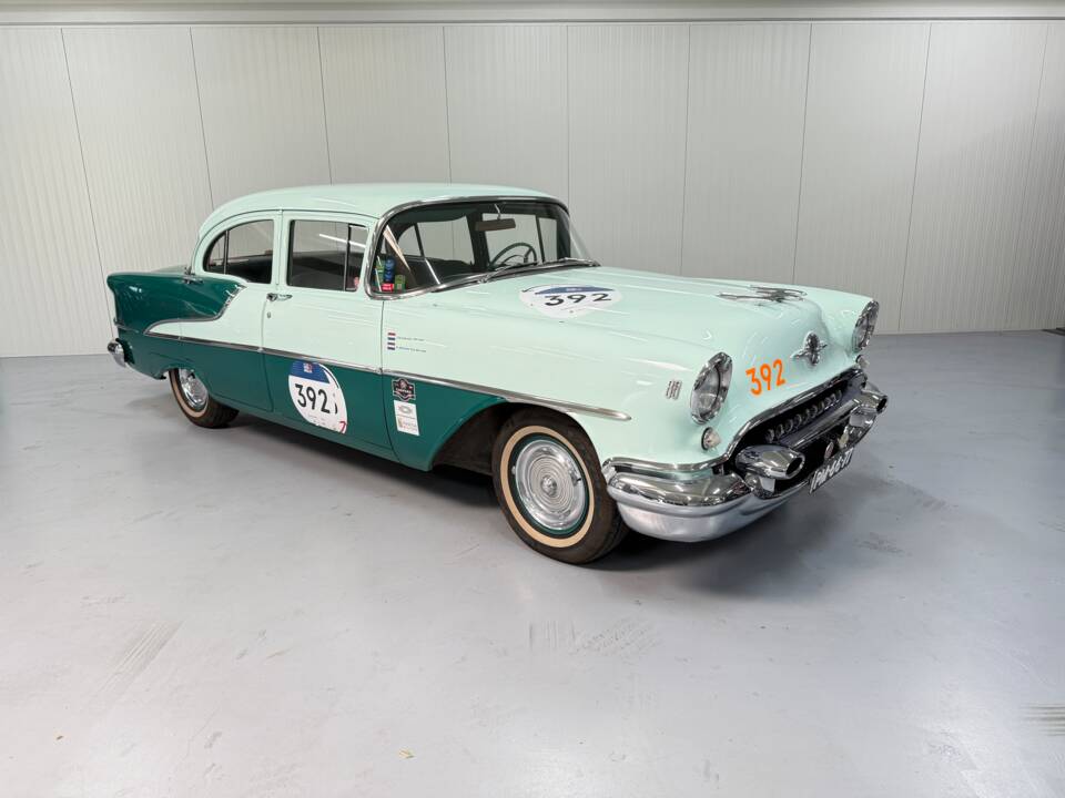 Image 4/12 of Oldsmobile Super 88 (1955)
