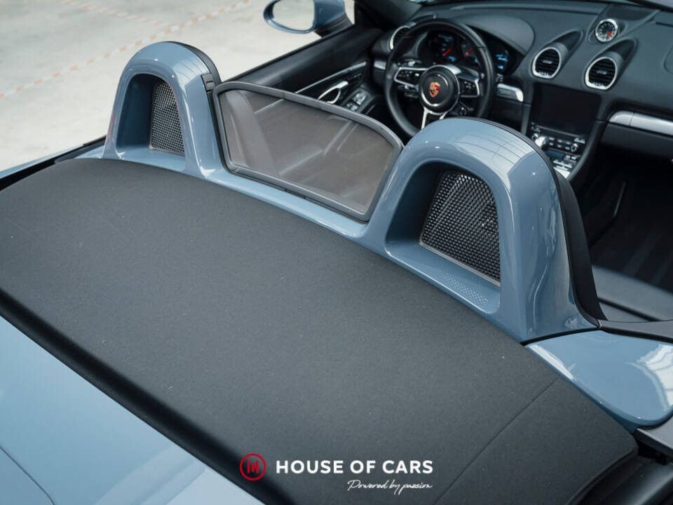Image 14/22 of Porsche 718 Boxster S (2017)
