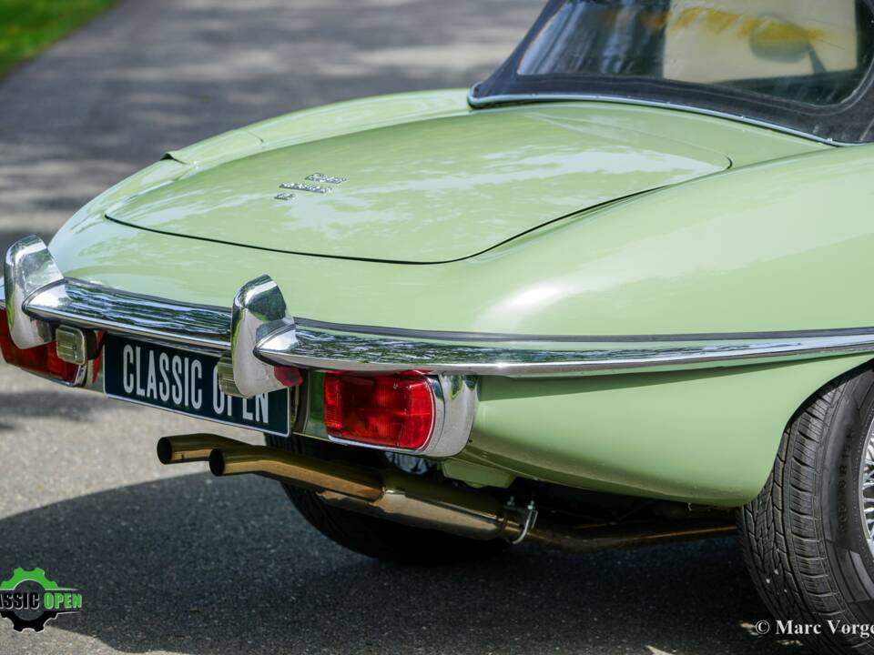 Image 37/60 de Jaguar E-Type (1969)