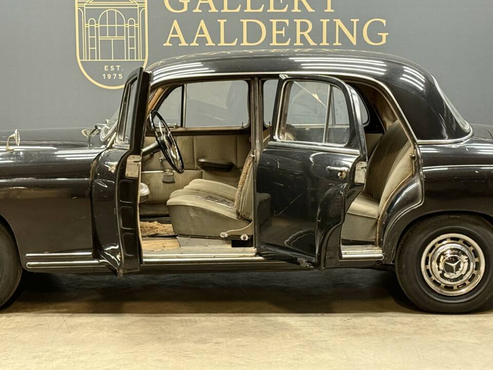 Image 17/50 of Mercedes-Benz 220 S (1955)