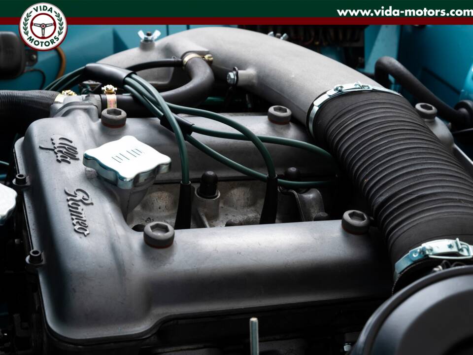 Image 13/15 de Alfa Romeo Giulia 1600 Sprint GT Veloce (1967)